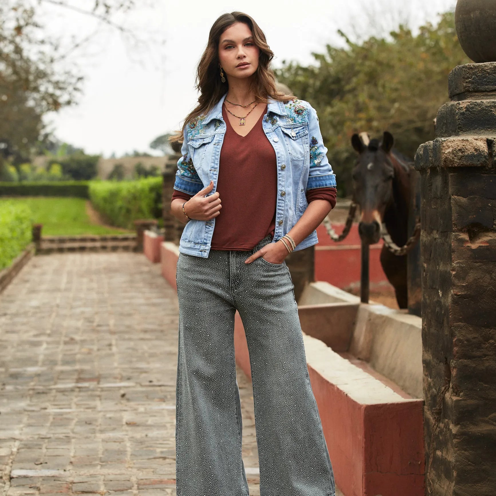 Casaca Denim Flores Bordadas