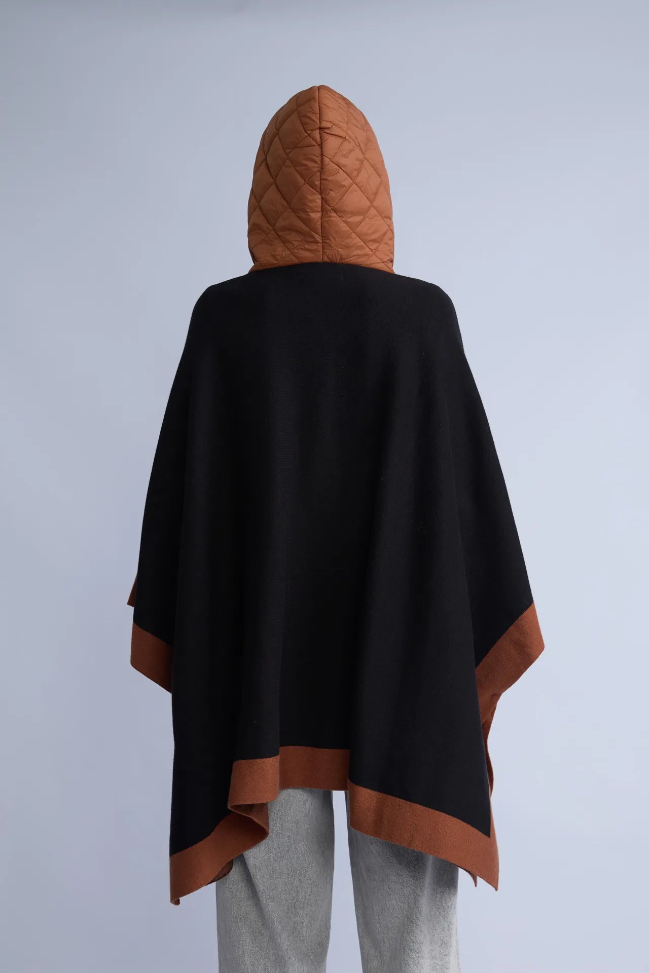 Poncho Capucha Acolchonada