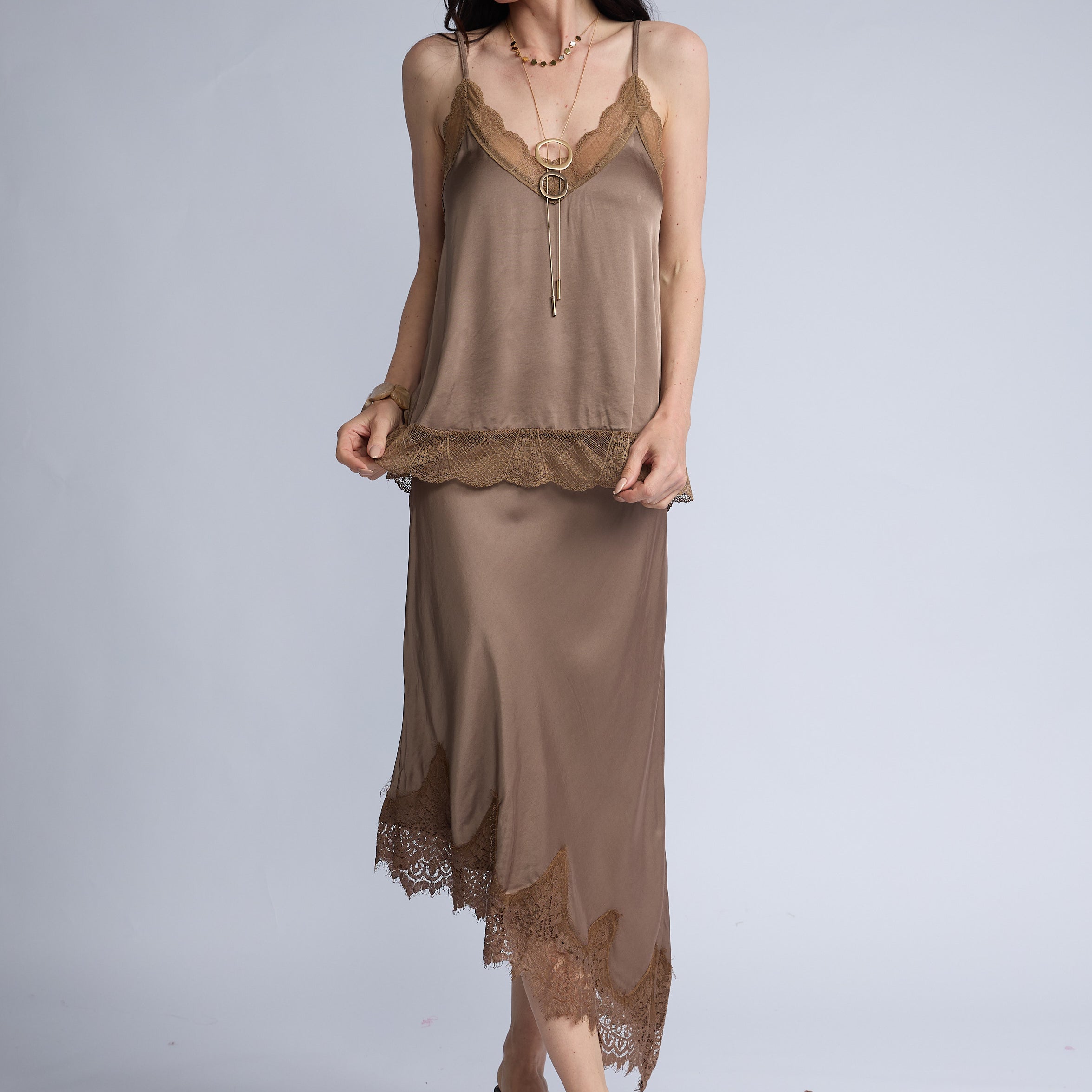 Lencero Encaje Escote y Basta