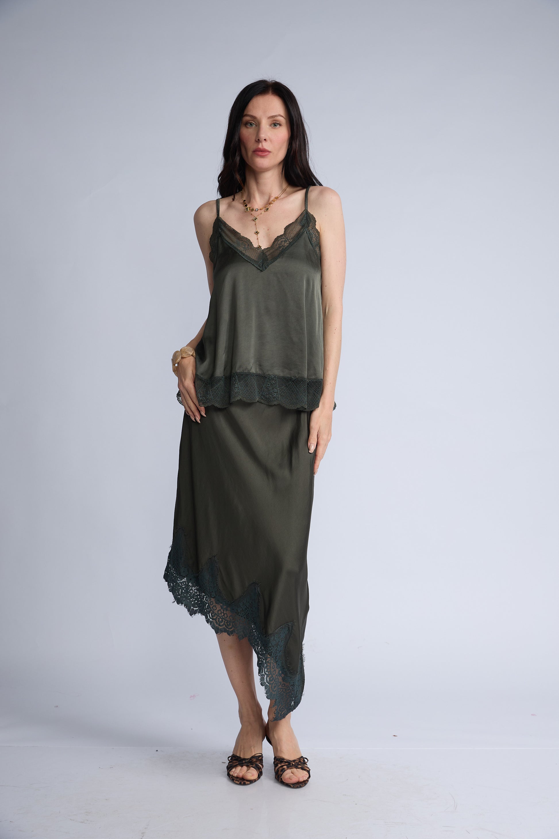 Lencero Encaje Escote y Basta