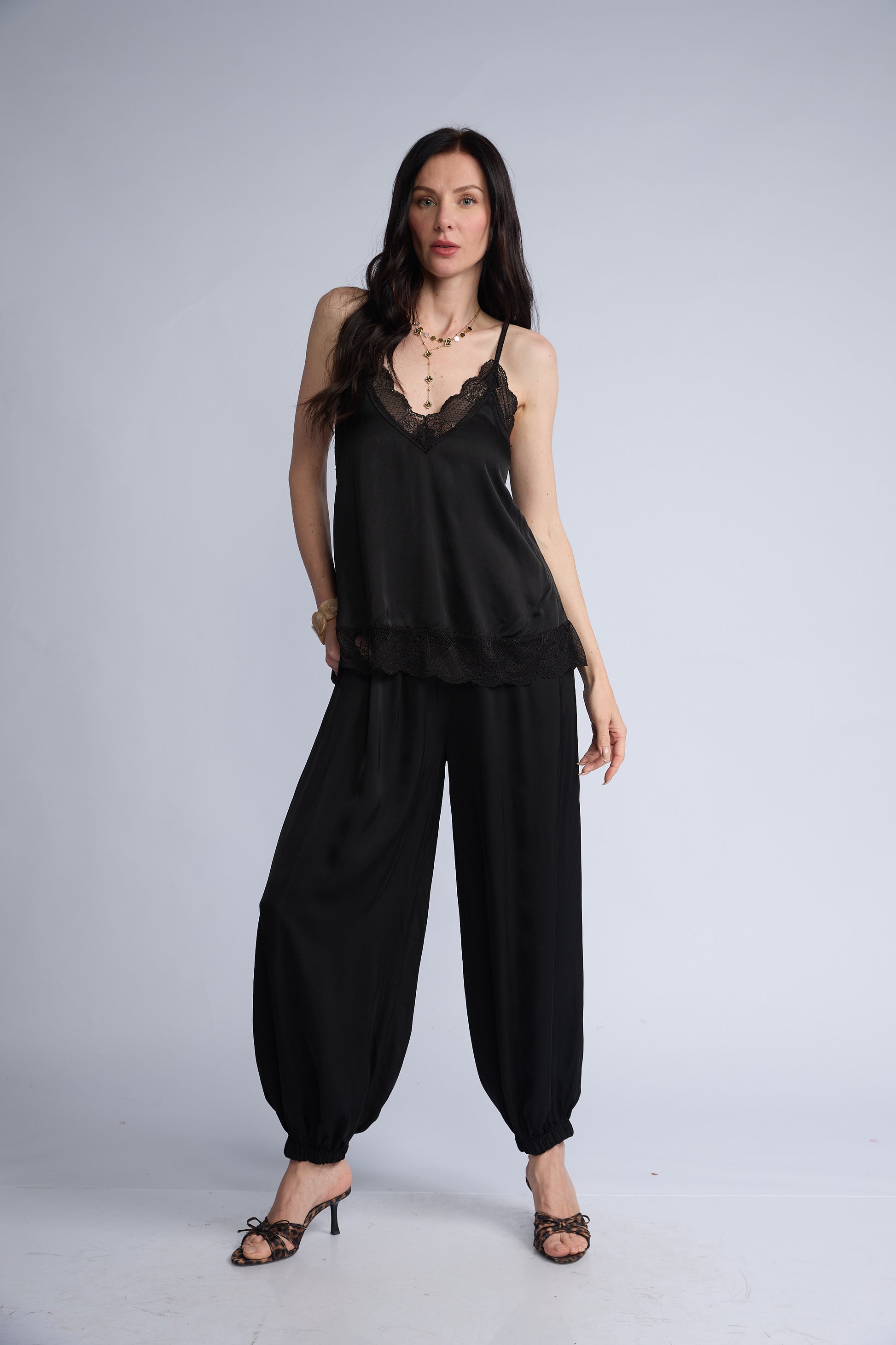 Lencero Encaje Escote y Basta