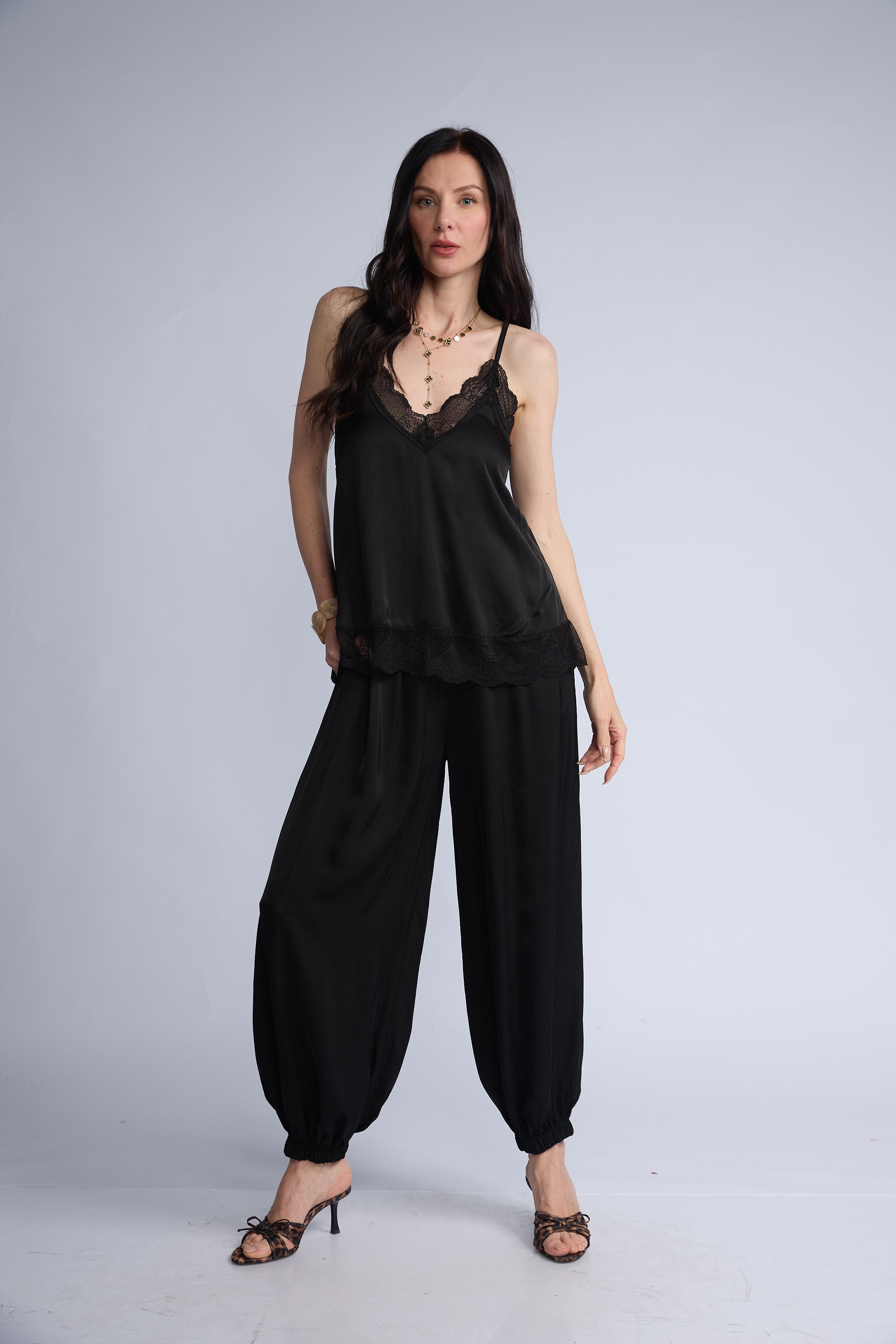 Lencero Encaje Escote y Basta