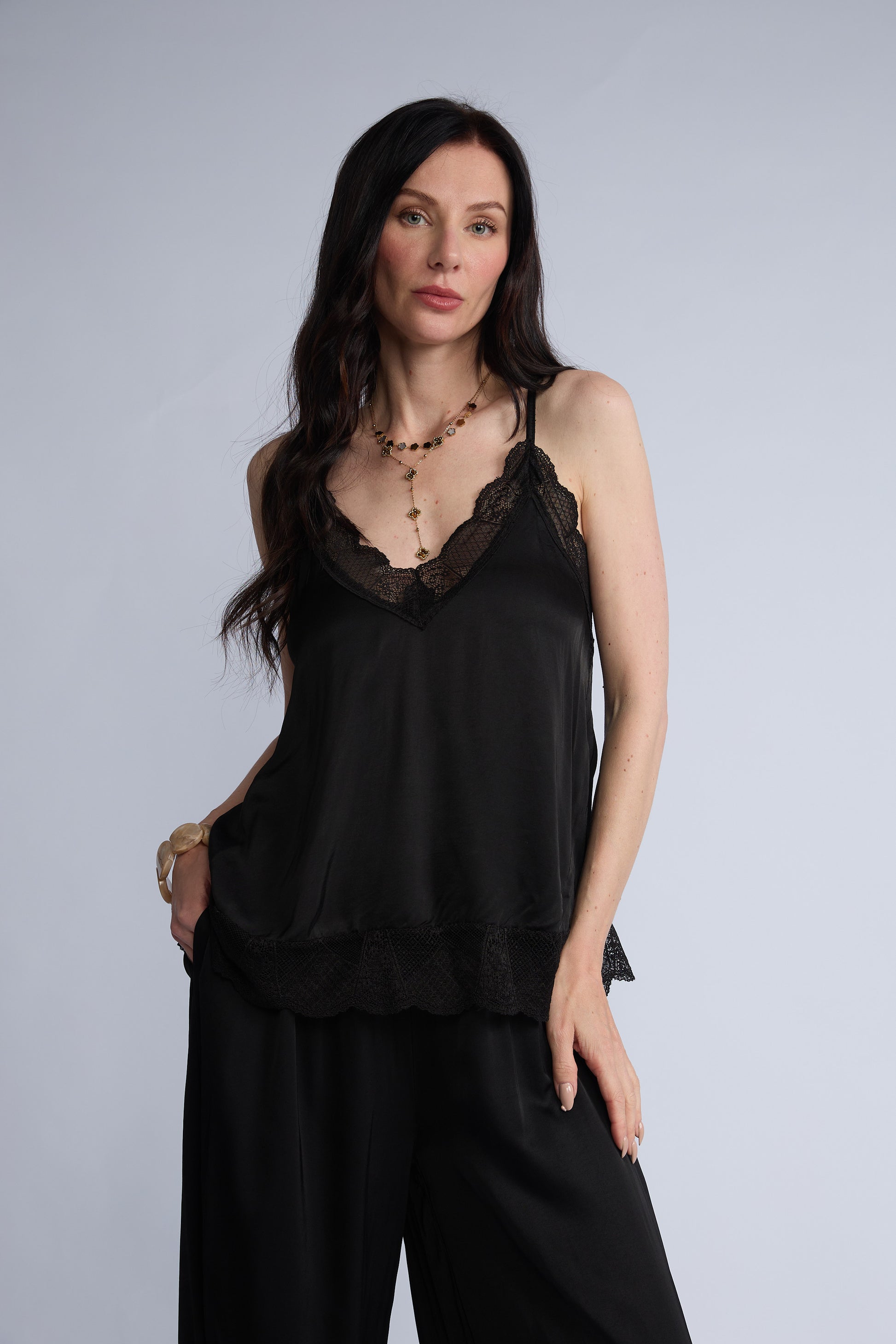 Lencero Encaje Escote y Basta