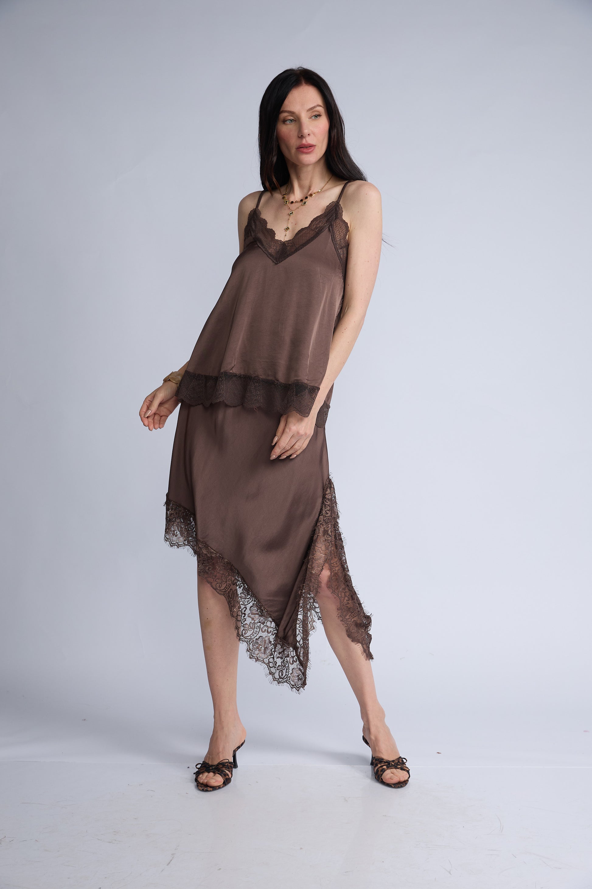 Lencero Encaje Escote y Basta