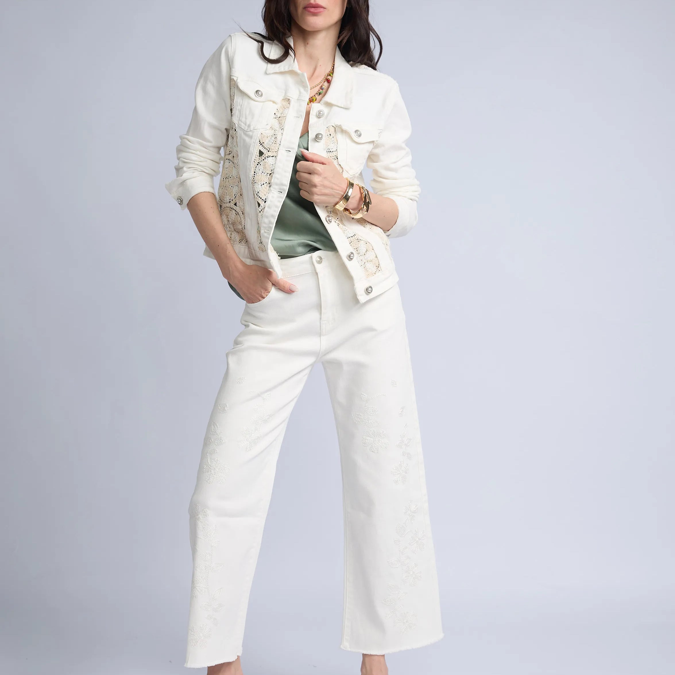 Casaca Broderie Aplicaciones