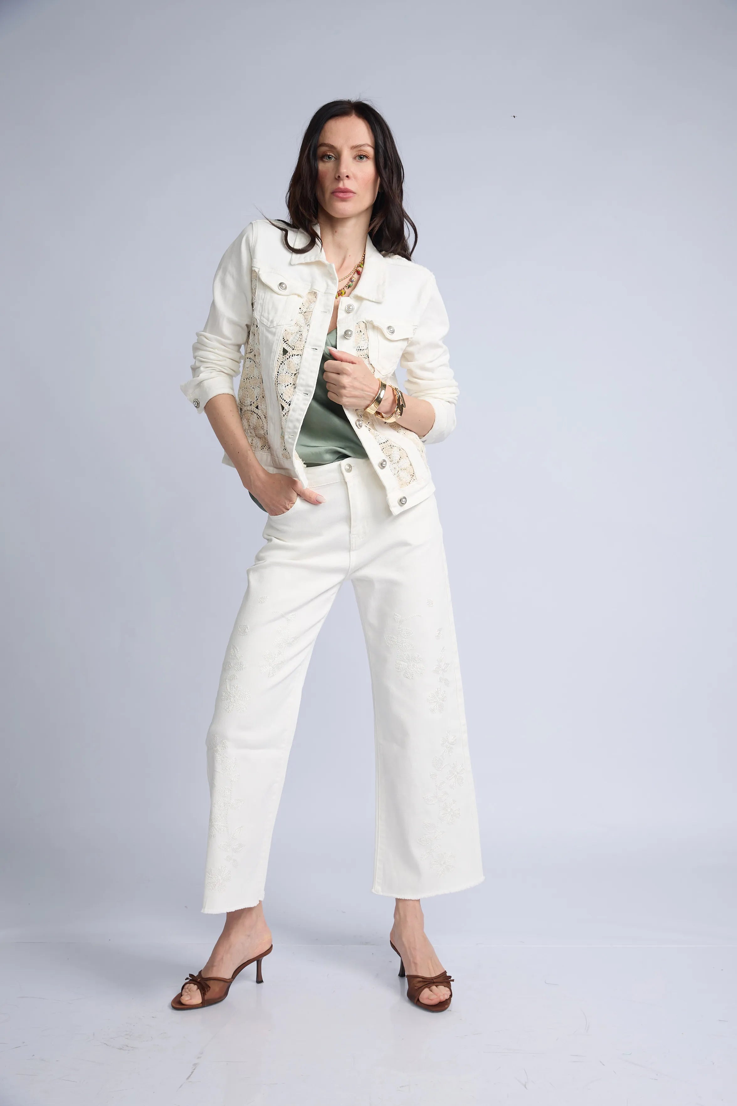 Casaca Broderie Aplicaciones