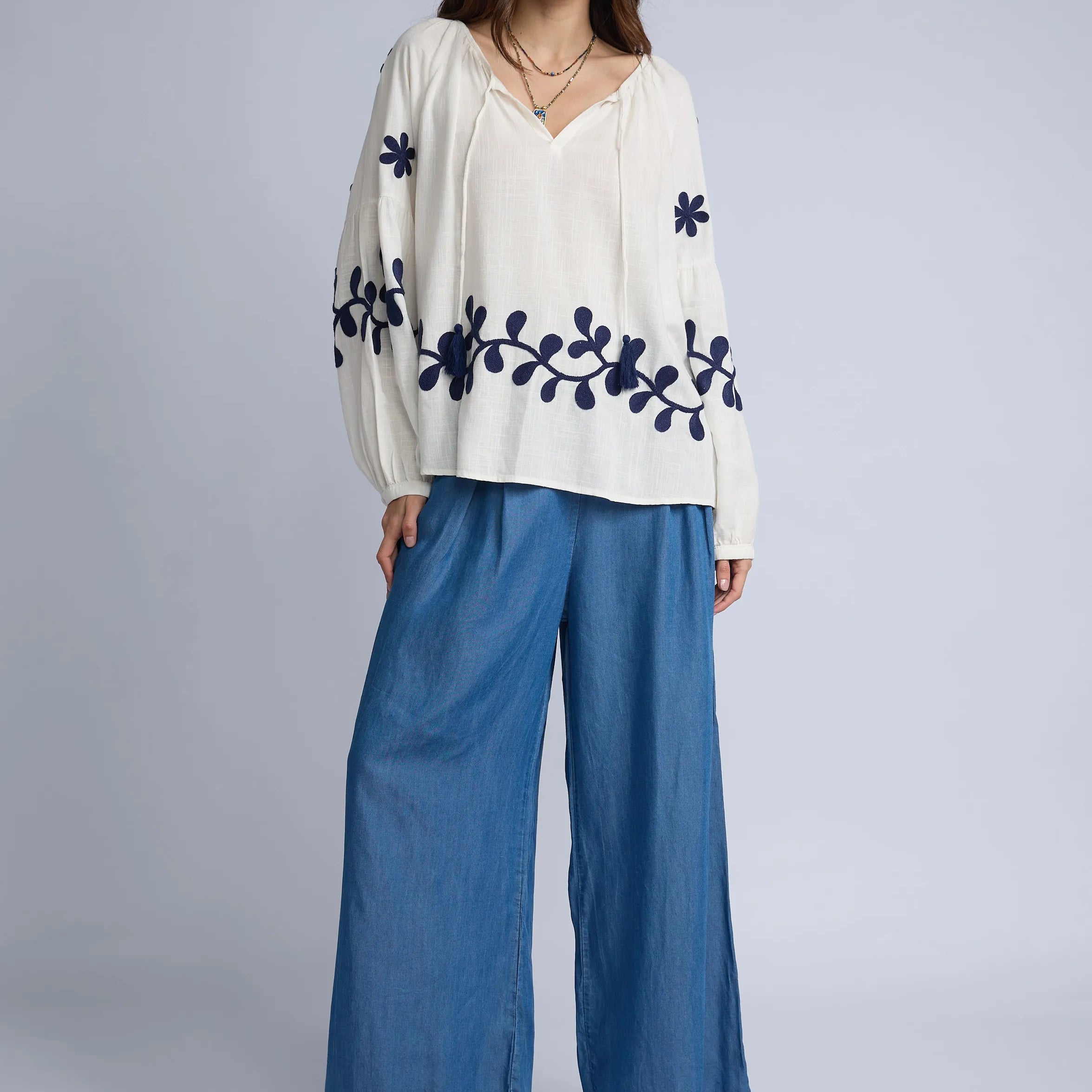 Blusa Flores Bordadas