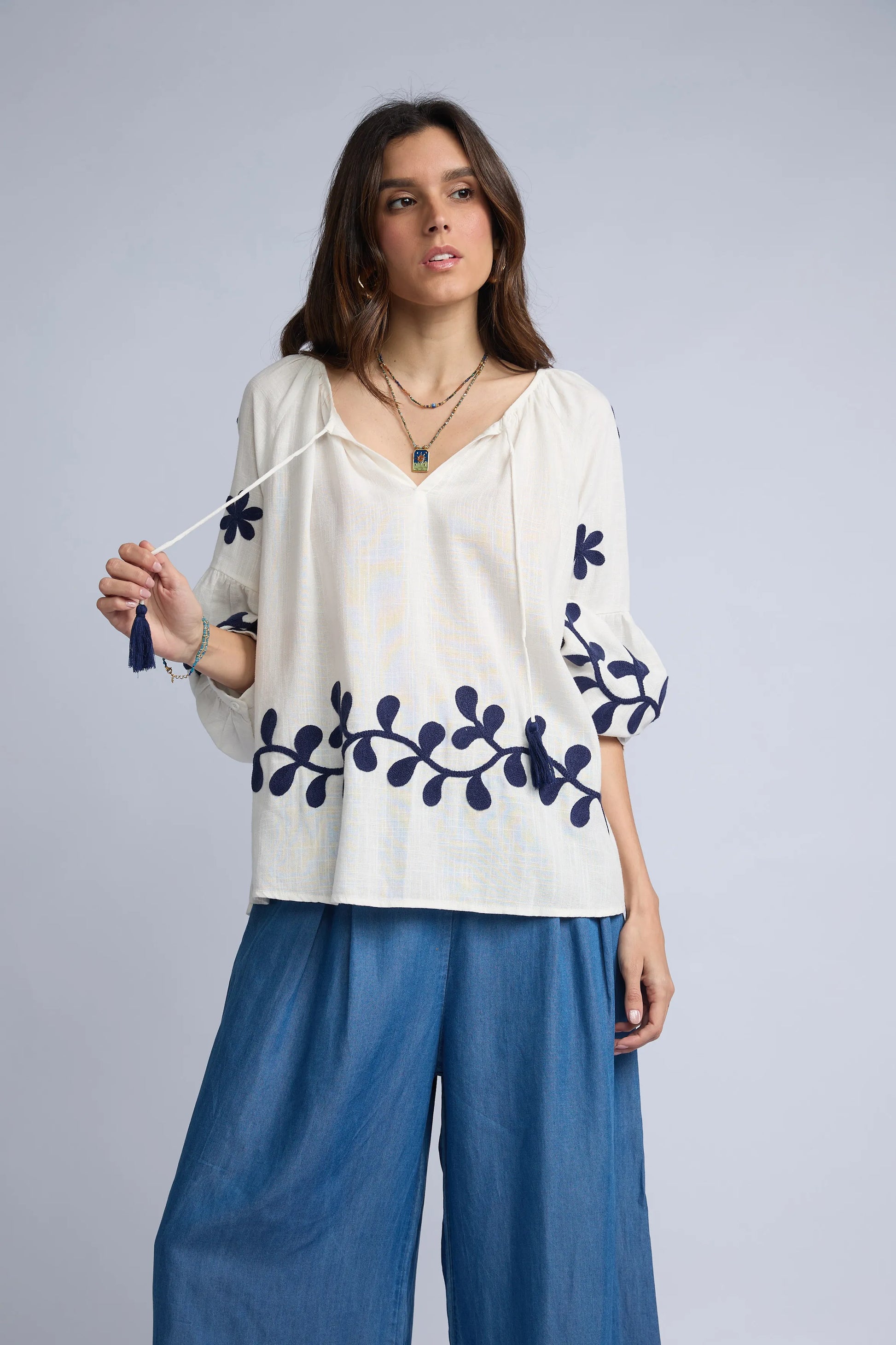 Blusa Flores Bordadas