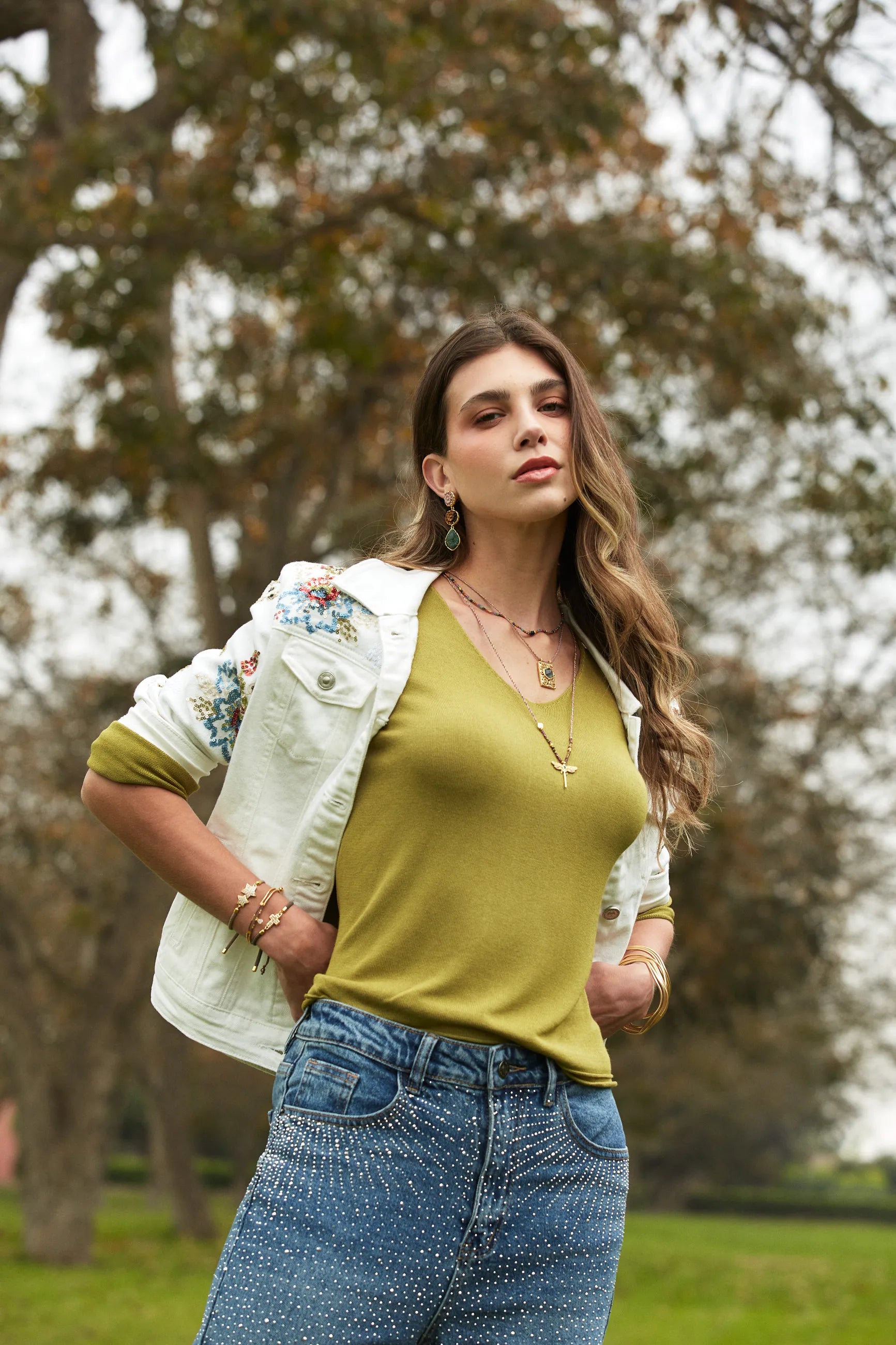Casaca Denim Flores Bordadas