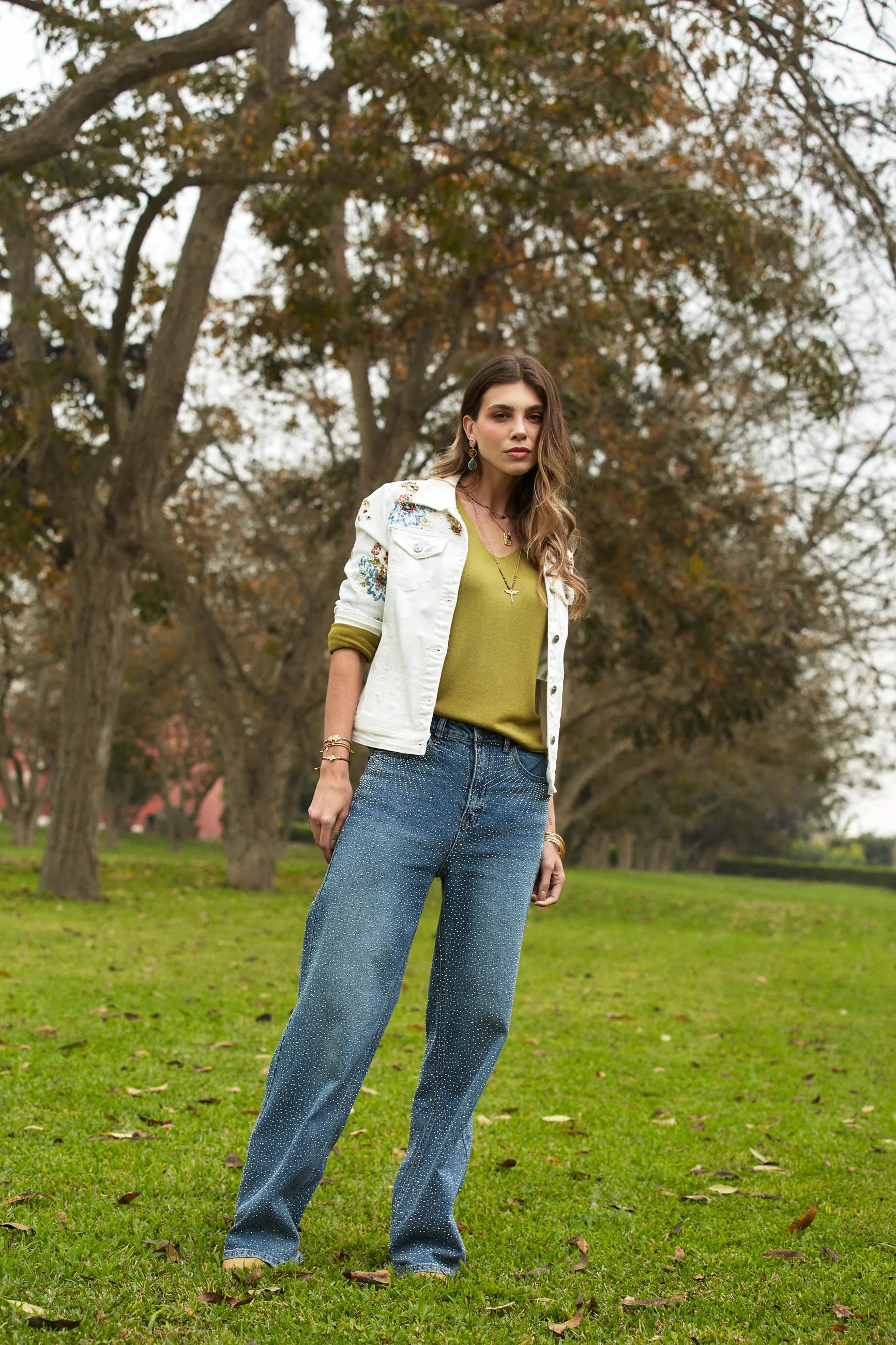 Casaca Denim Flores Bordadas