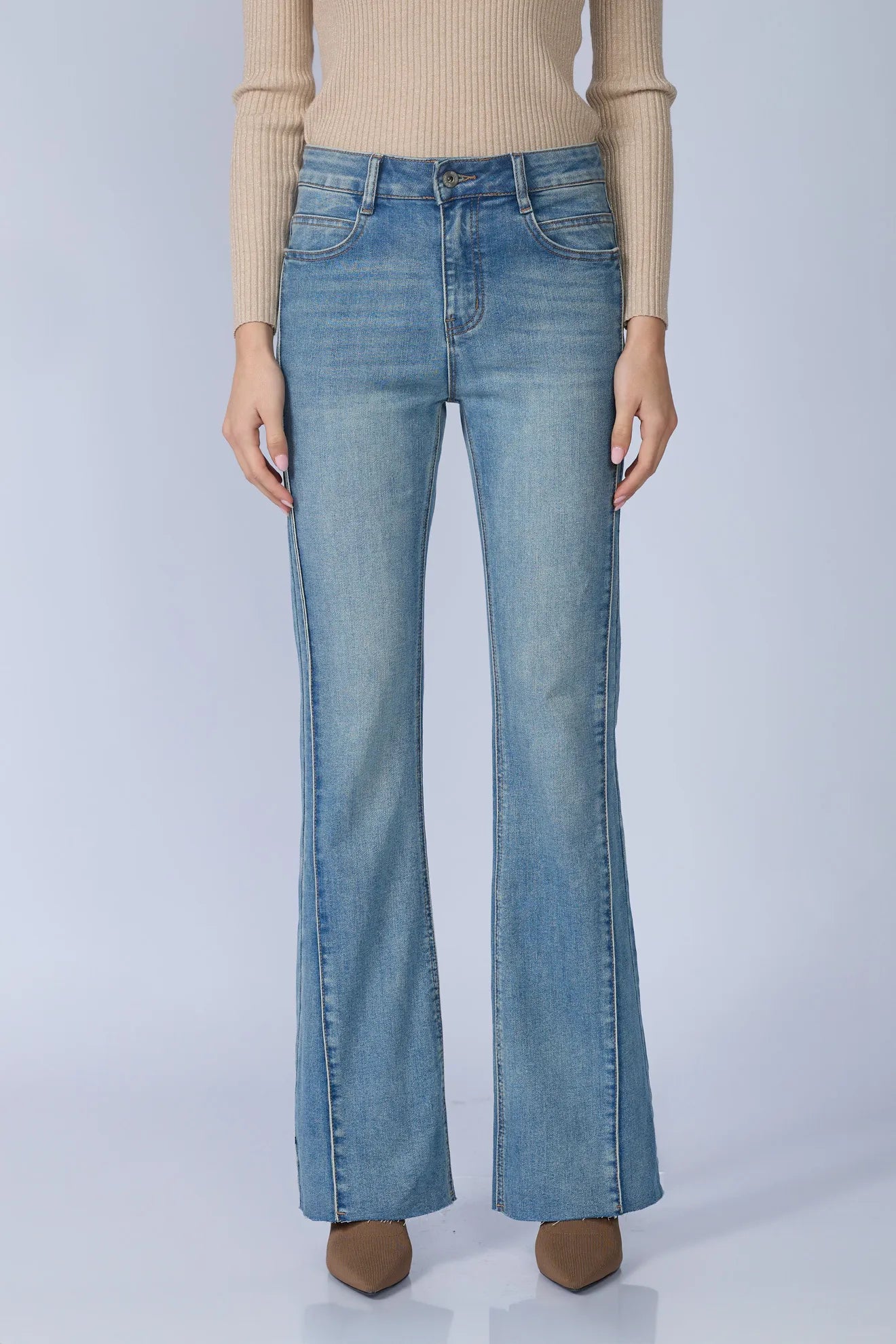 Jean Flare Corte Lateral