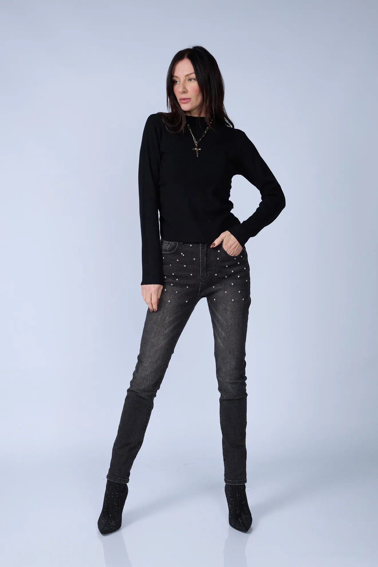 Jean Negro Skinny Tachas