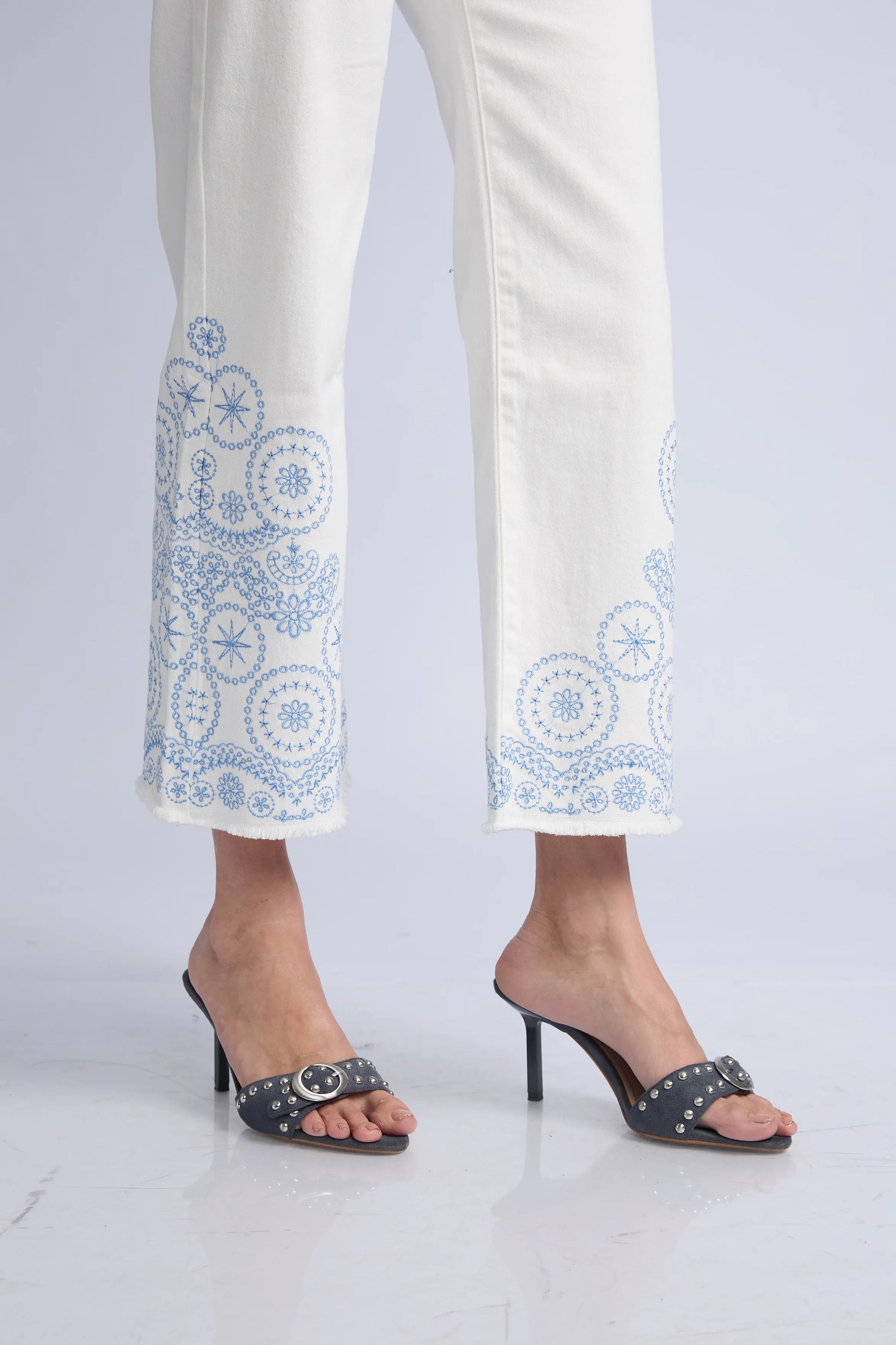 Pantalon Denim Basta Bordada