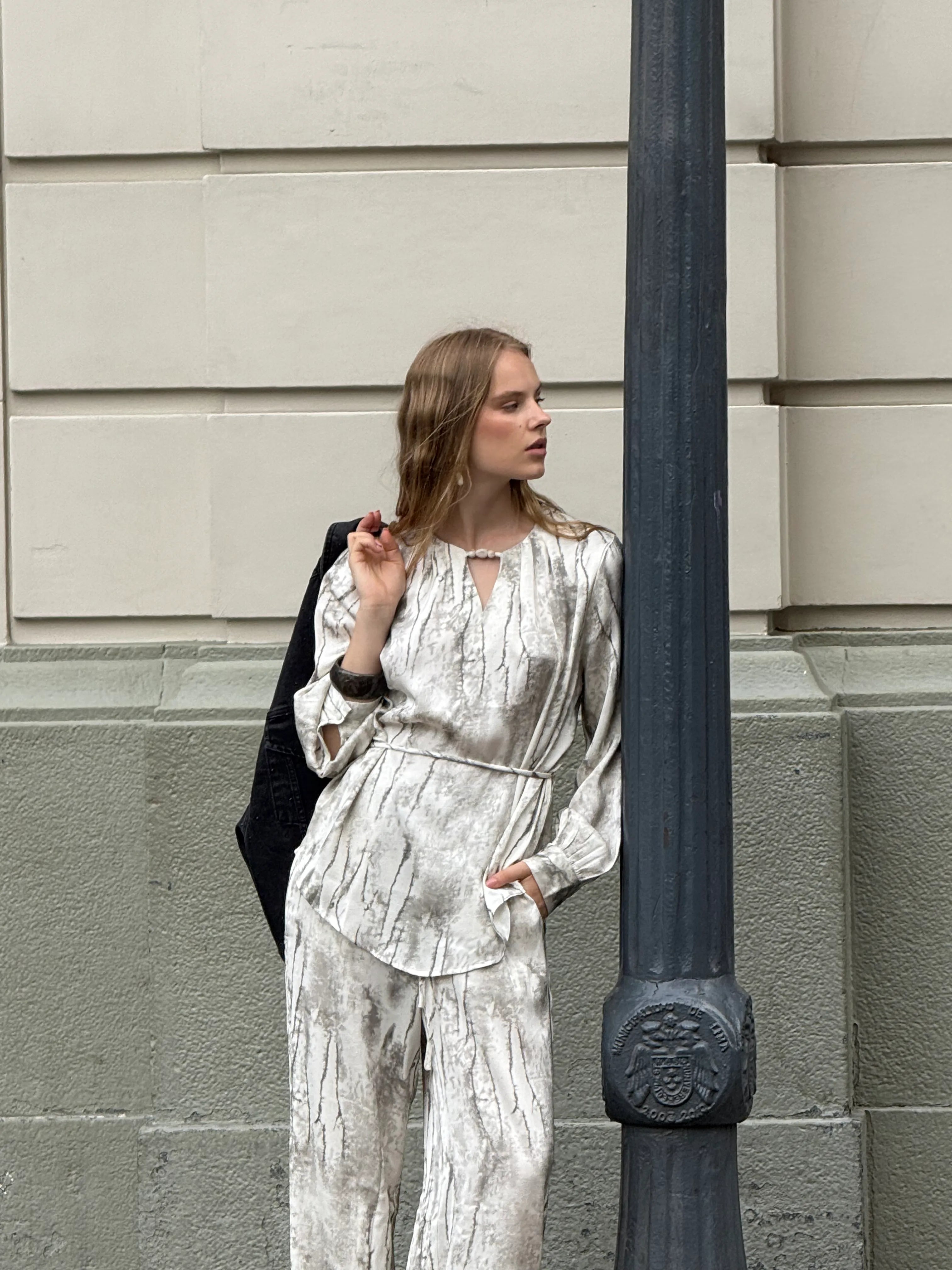 Pantalon Manchas Pliegues