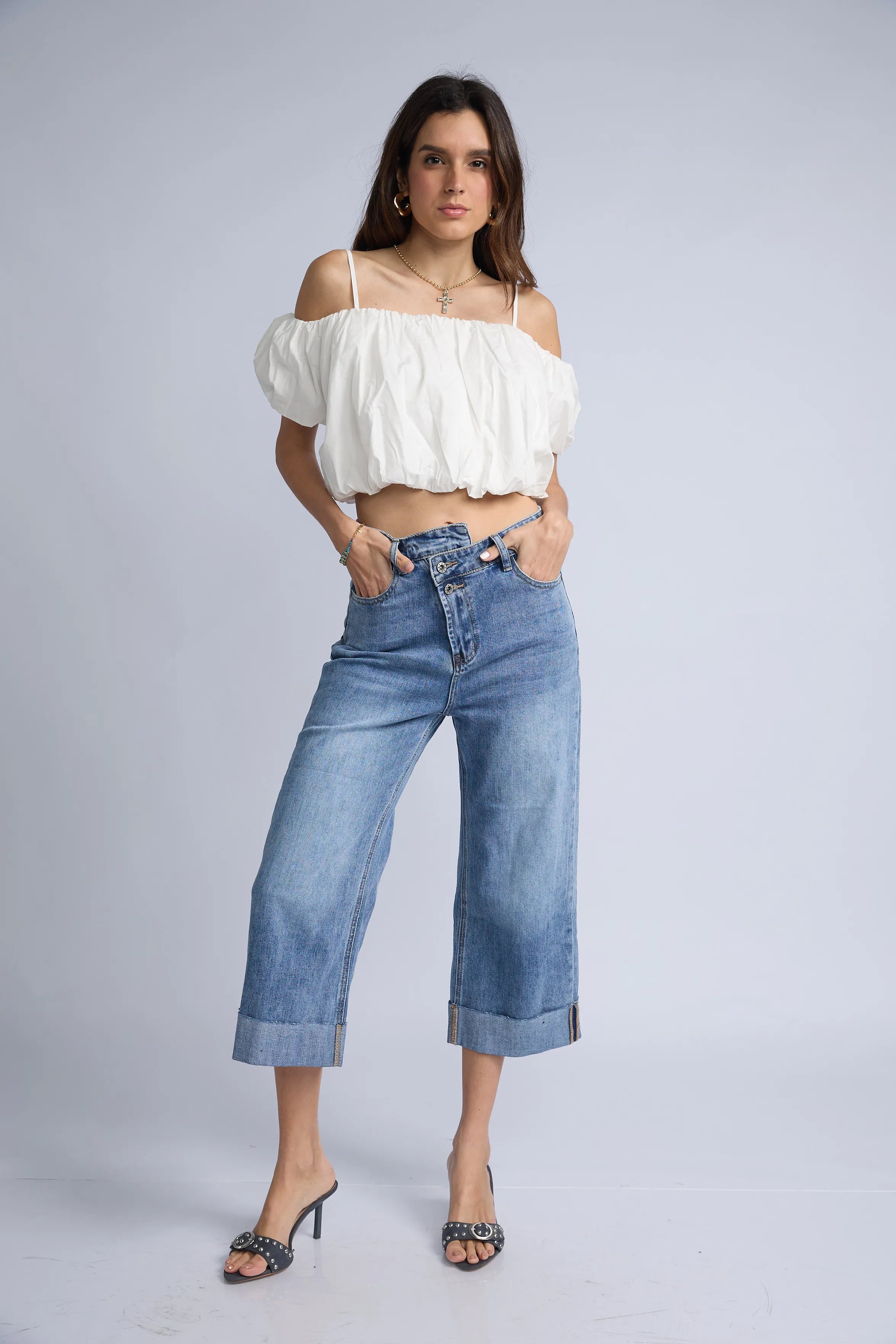 Top Off Shoulder Globo
