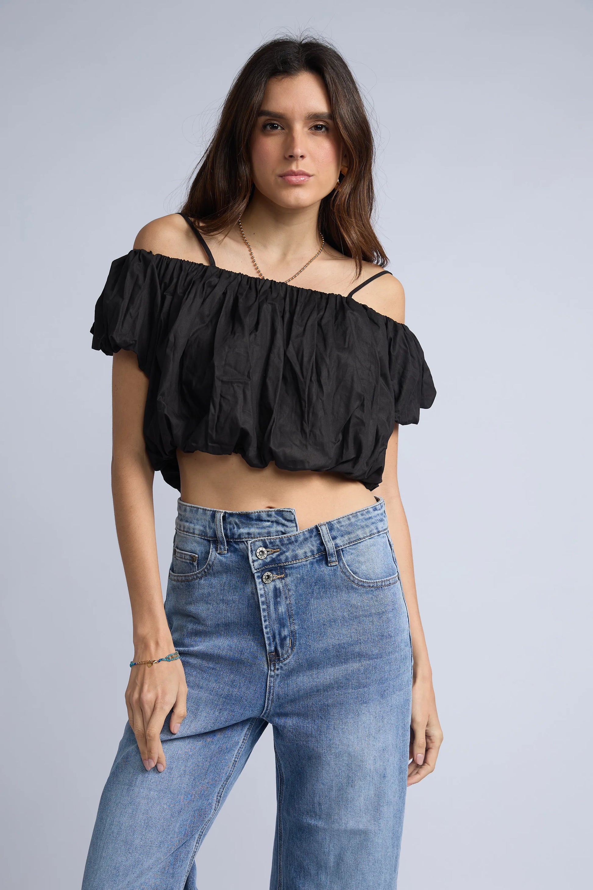 Top Off Shoulder Globo