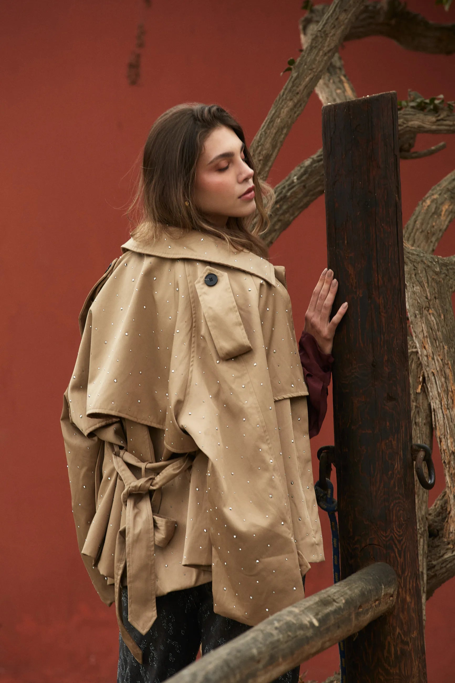 Trench Corto Brillos