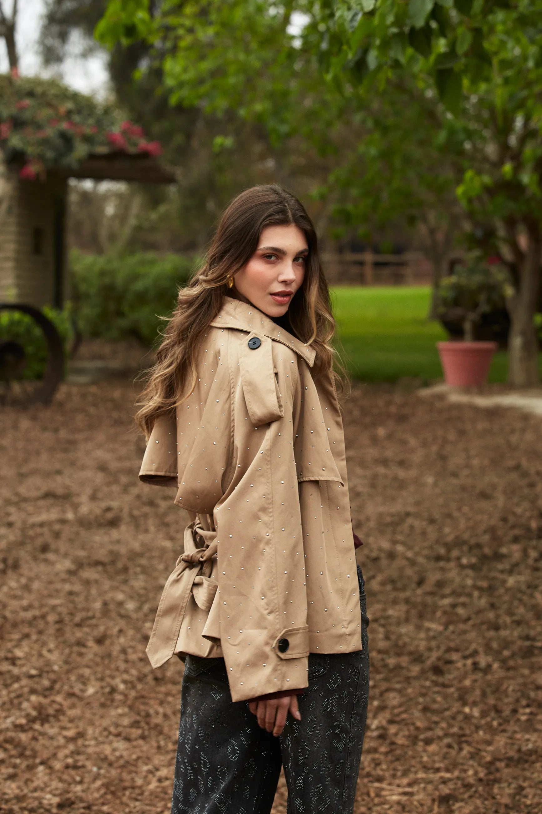 Trench Corto Brillos