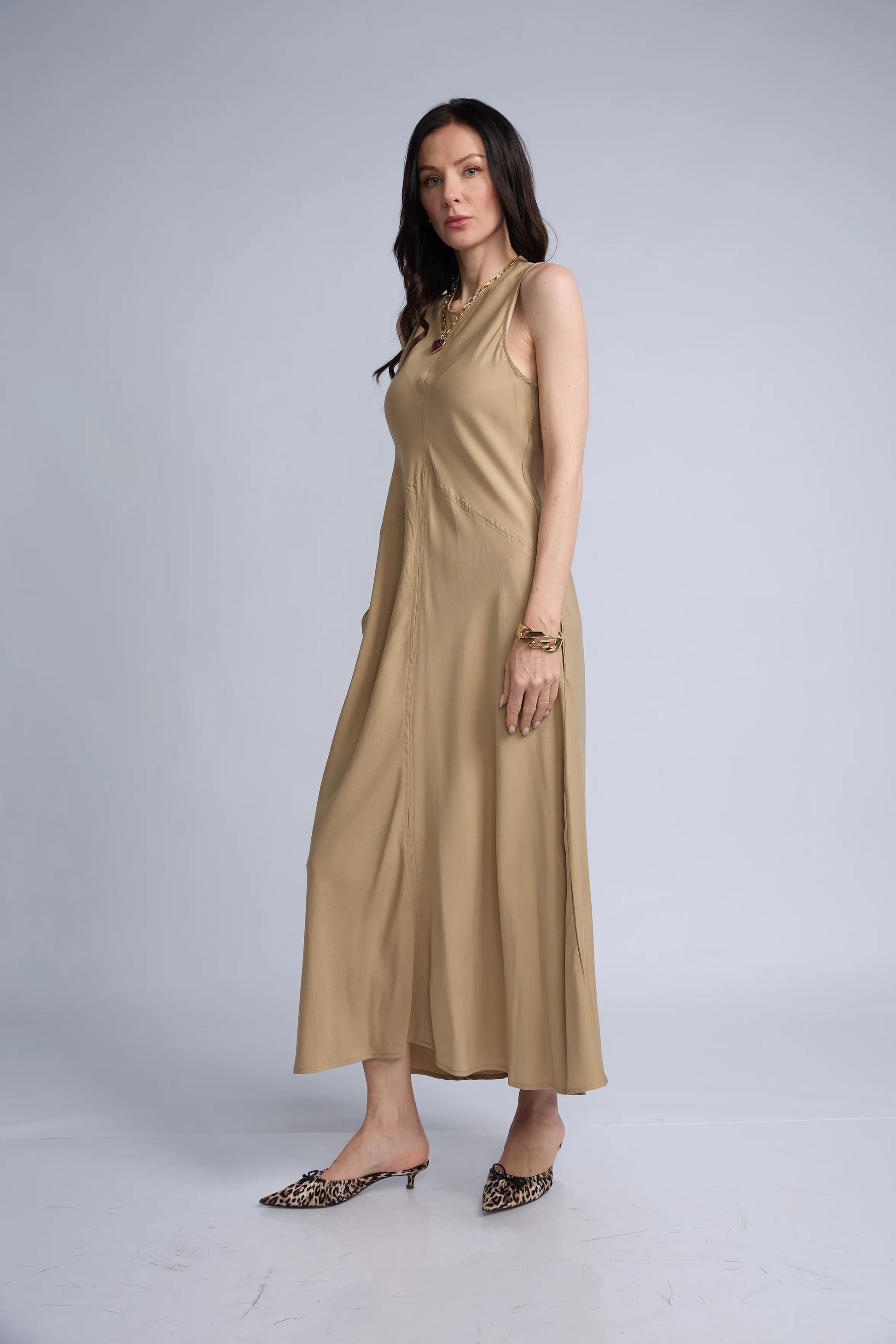 Vestido Largo Bolsillos y Cierre