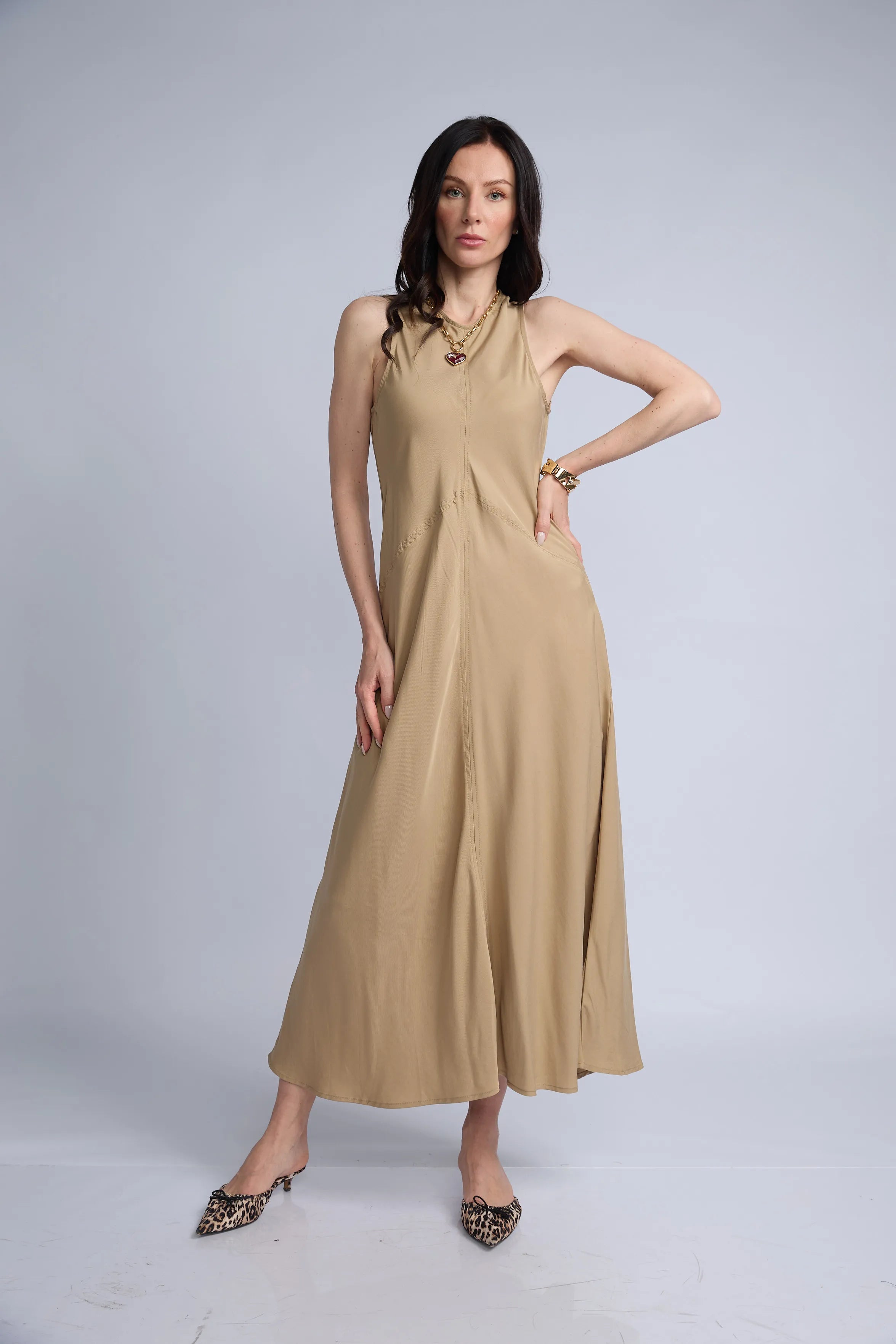 Vestido Largo Bolsillos y Cierre