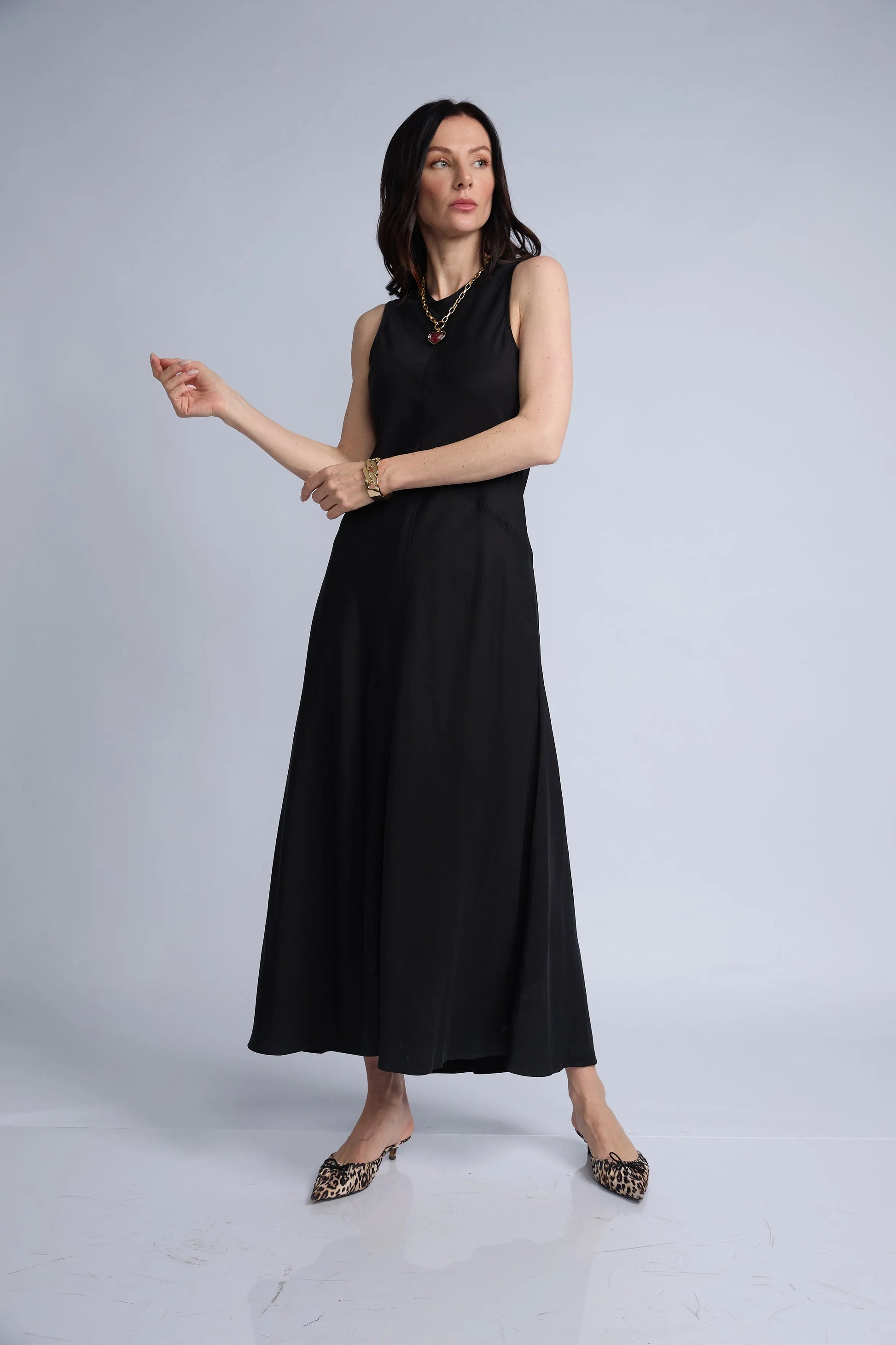 Vestido Largo Bolsillos y Cierre