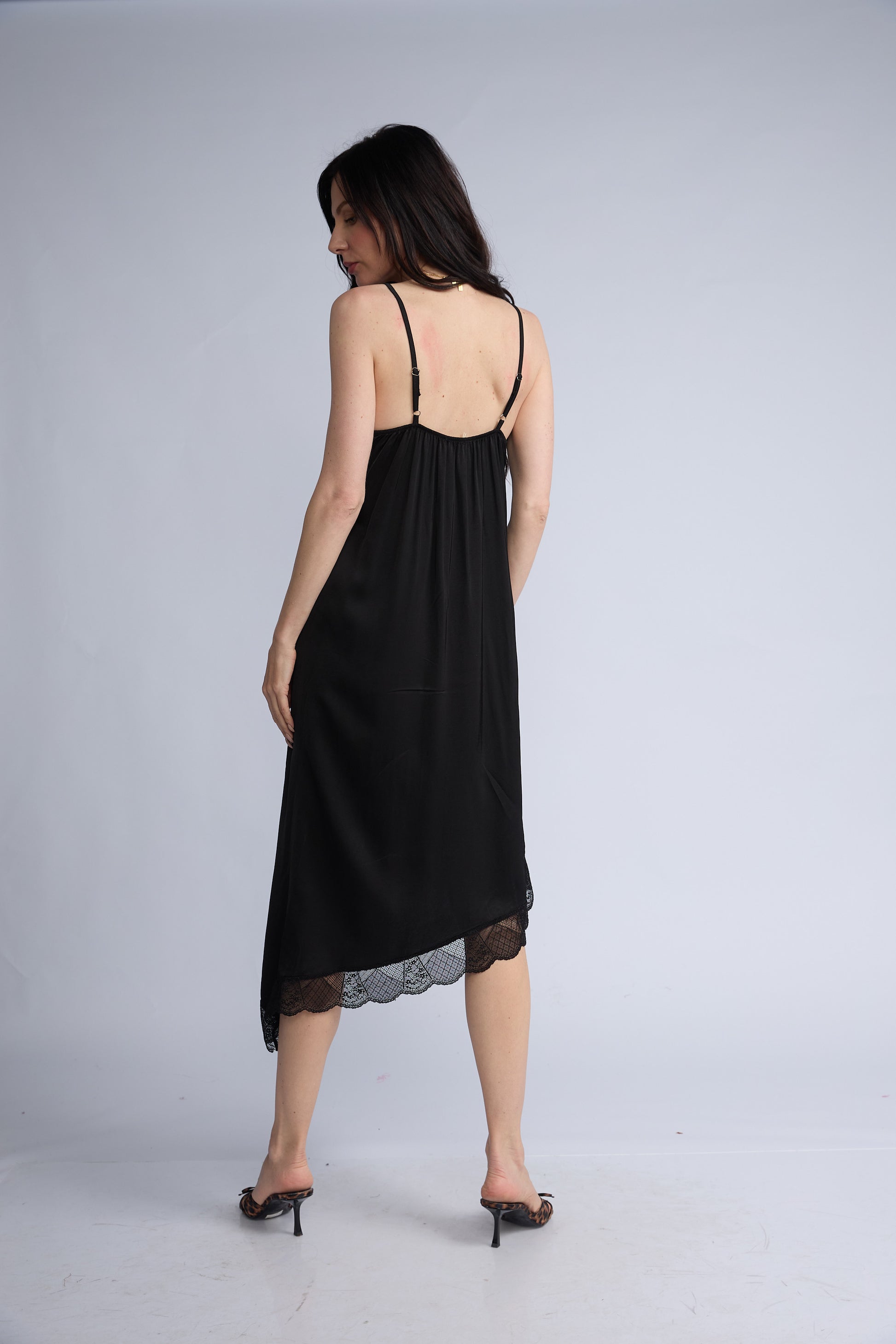 Vestido Lencero Encaje Diagonal