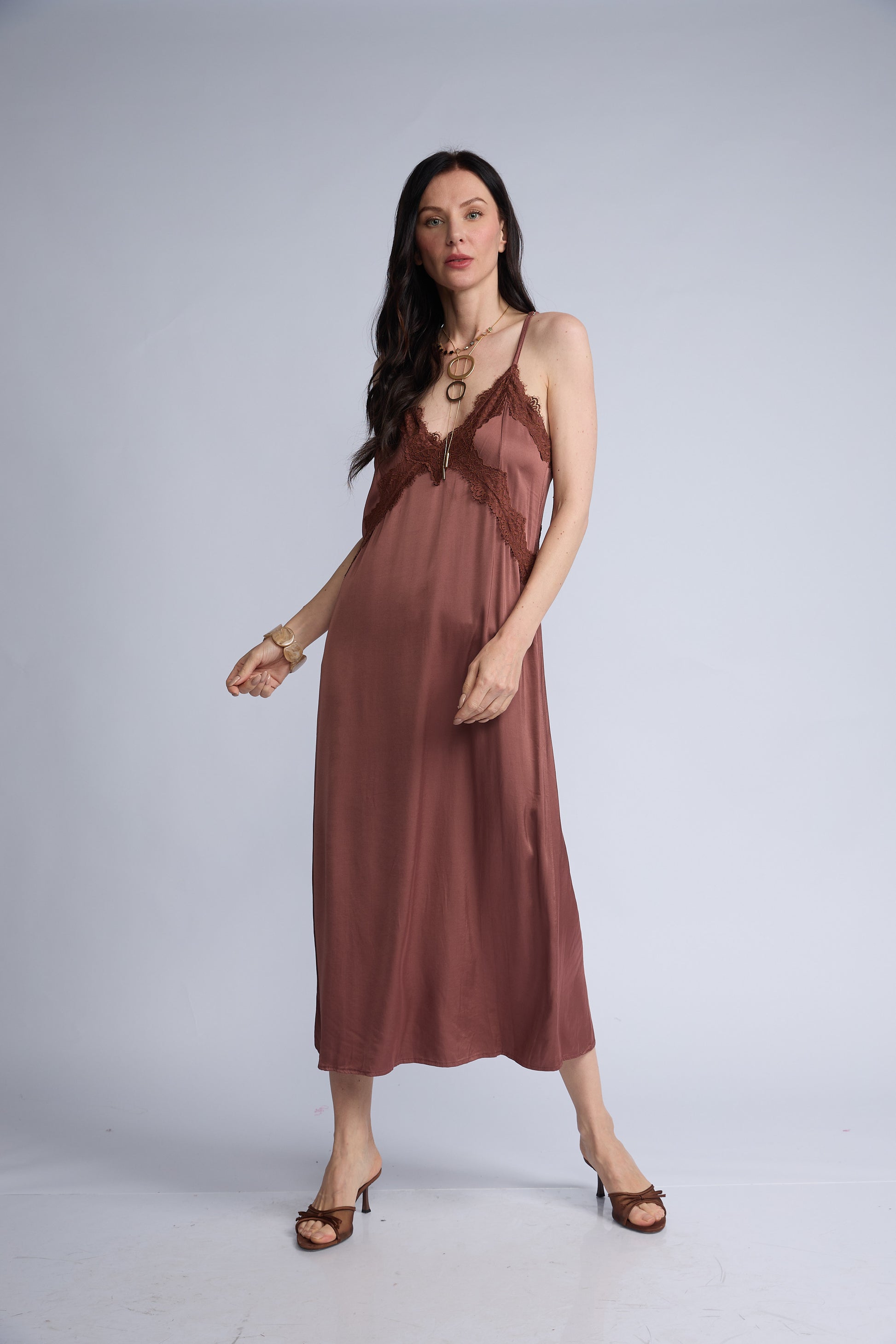 Vestido Lencero Encaje Escote